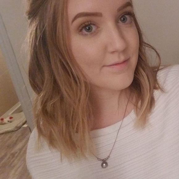 Meet your Posher, Brenna - Picture 1 of 1